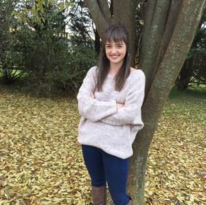 Meet your Posher, Elise